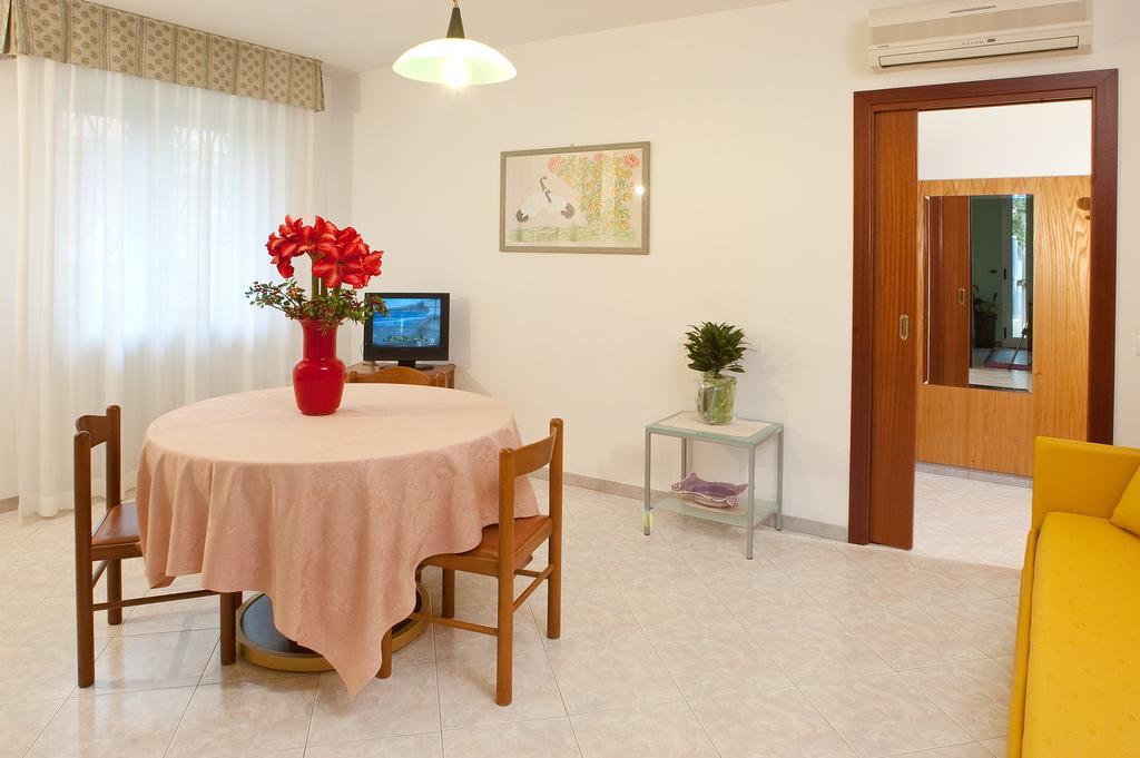 רימיני Hotel Villa Luigia מראה חיצוני תמונה