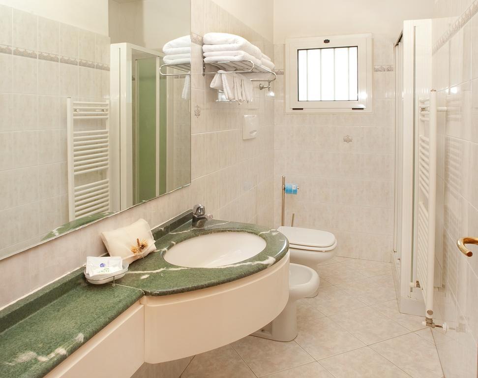 רימיני Hotel Villa Luigia מראה חיצוני תמונה