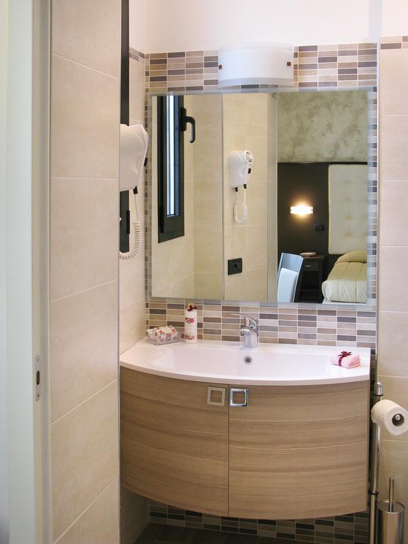 רימיני Hotel Villa Luigia מראה חיצוני תמונה